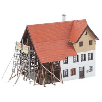 130533 Faller Boerderij onder renovatie 130533 Faller Boerderij onder renovatie