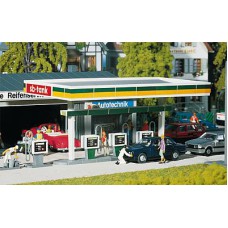 130346 Faller Overdekte benzinepompen