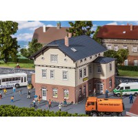 130457 Faller Gemeentehuis met school 130457 Faller Gemeentehuis met school