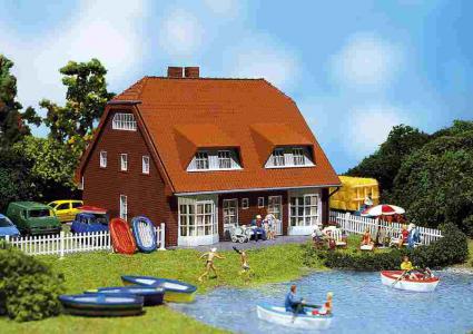 130310 Faller Twee onder één kap woning
