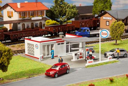 131258 Faller Tankstation Esso Hobby
