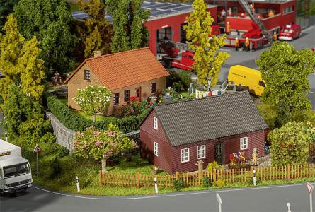 130507 Faller 2 Stenen huisjes