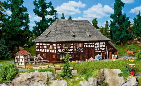 130575 Faller Boerderij Kurnbach