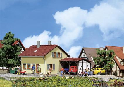 131224 Faller Buitenhuis met uitbouw