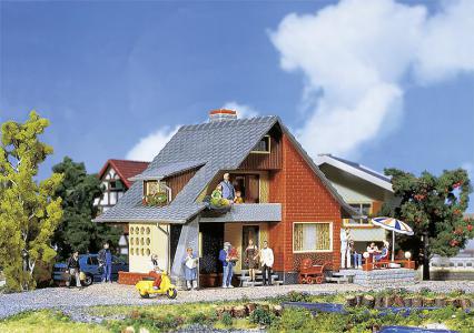 131225 Faller Huis met balkon