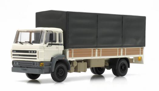 487.053.02 Artitec DAF kantelcabine 1987, open bak, huif, wit