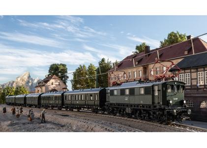 22394 + 23458 Trix Elektrische locomotief serie 44.5 MFX - DCC Sound plus 5-delige set personenrijtuigen Insider Club 2021